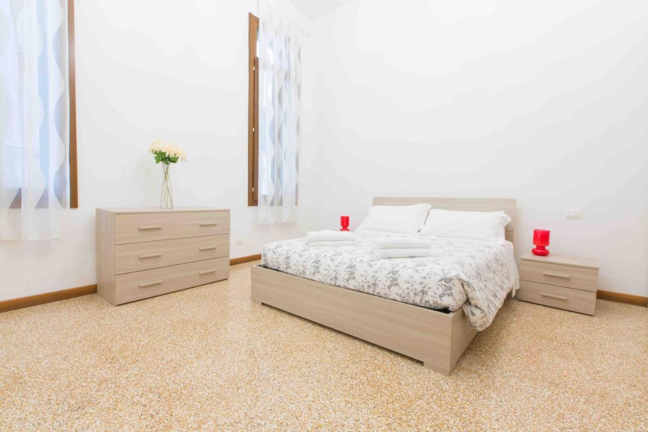 Ca Cicogna Air Conditioning And Fast Wifi, Location * Venecia